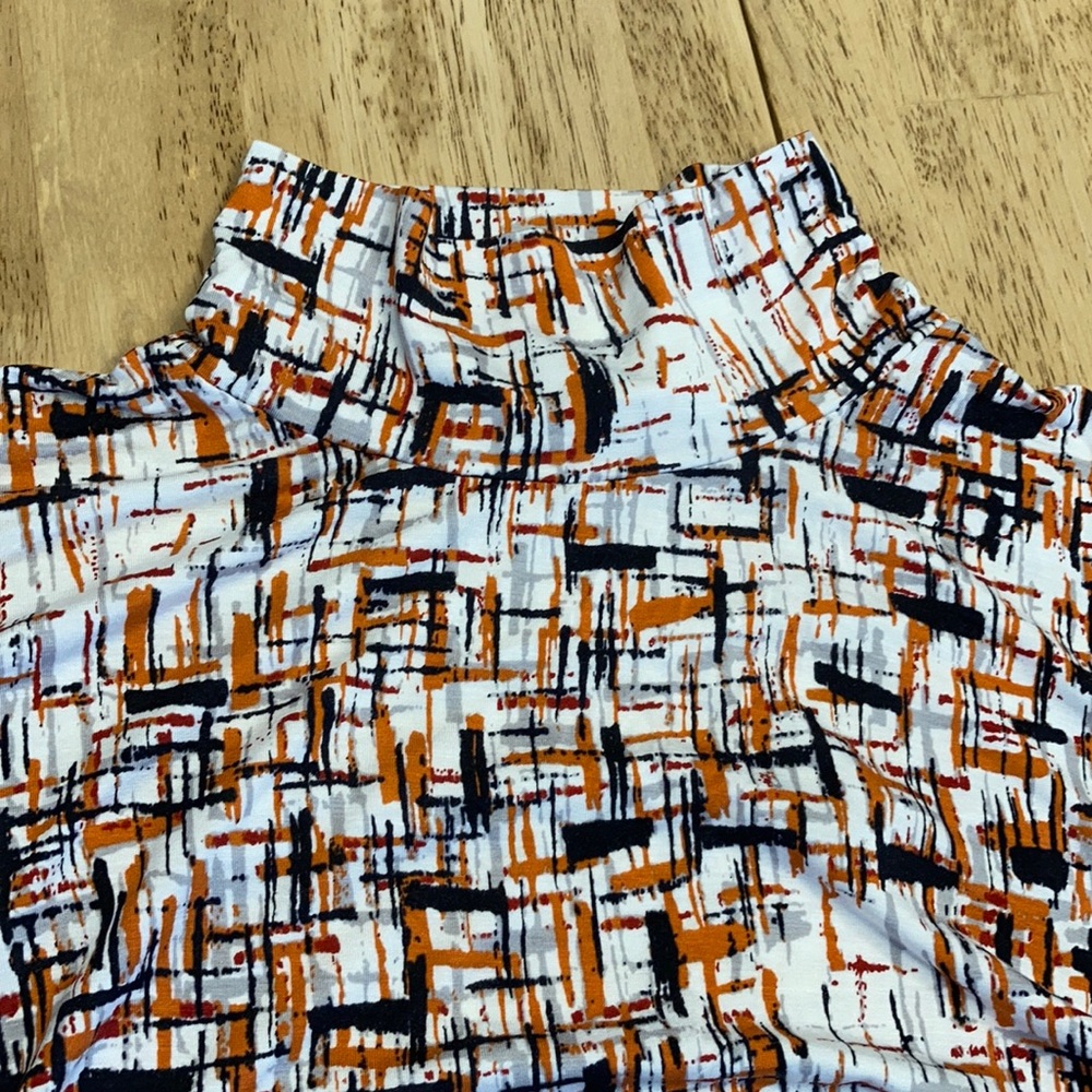 Comfy Relativity top - Picture 3 of 9